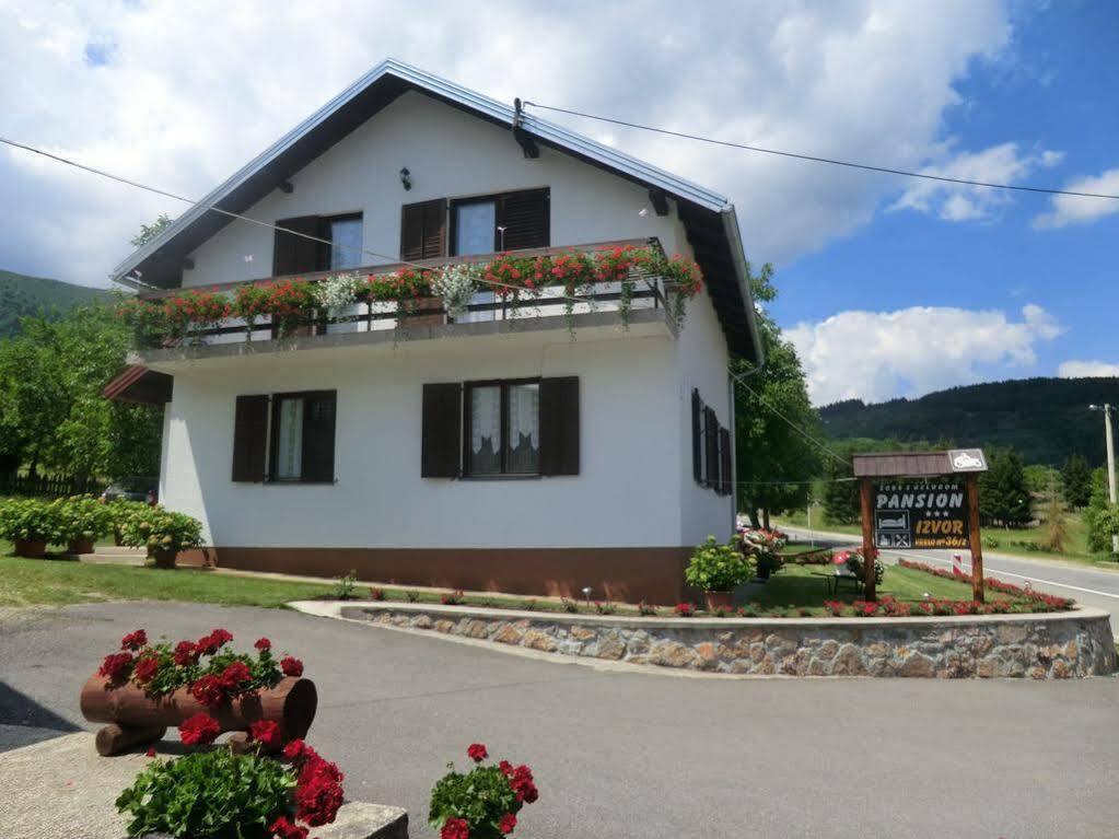 Отель Pansion Izvor Кореница Экстерьер фото