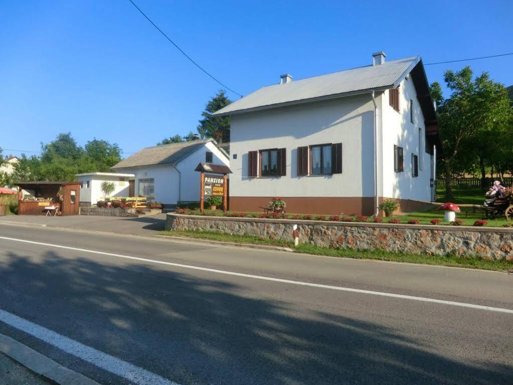 Отель Pansion Izvor Кореница Экстерьер фото